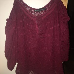 Women’s cold shoulder shirt